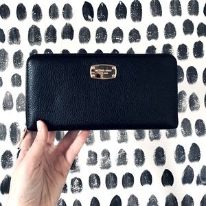 Michael Kora travel wallet